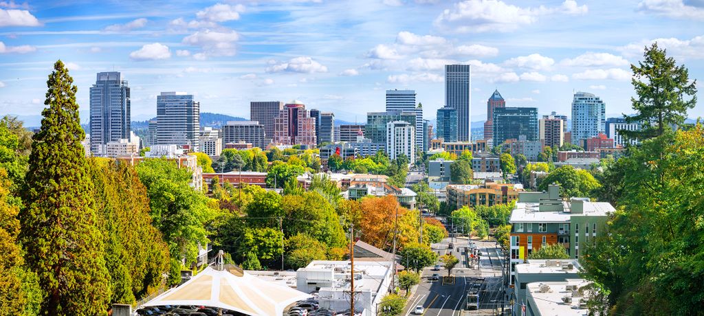 Bagaimana Menganggarkan untuk Perjalanan ke Portland Oregon